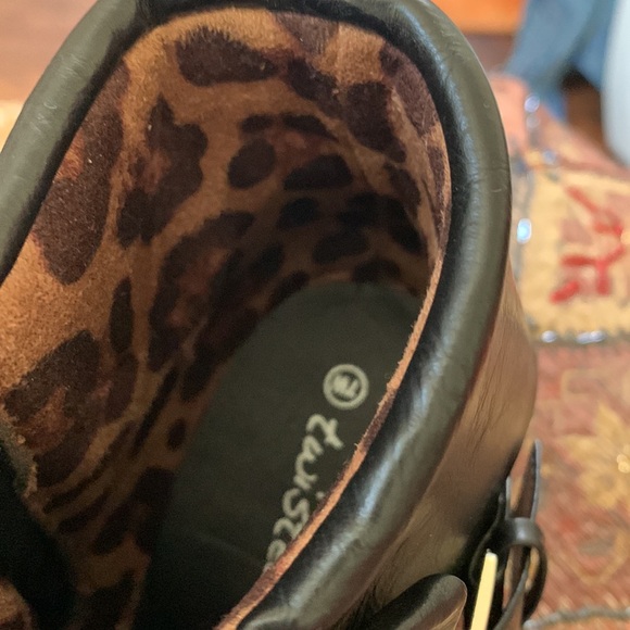 Super comfy black half boot. 7 wide - Picture 7 of 7